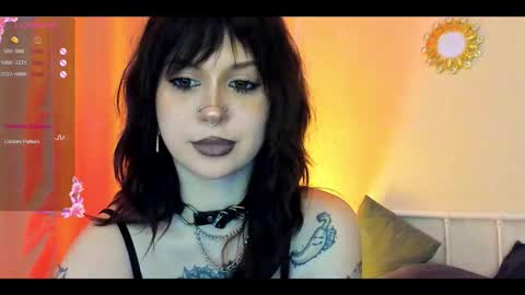 Snapshot of marynixoxo chatting on 10-18-25, 08:37 Mary x online show from 10-18-25, 08:37