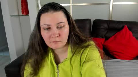 Snapshot of maryswon chatting on 09-10-25, 10:04 Mary online show from 09-10-25, 10:04