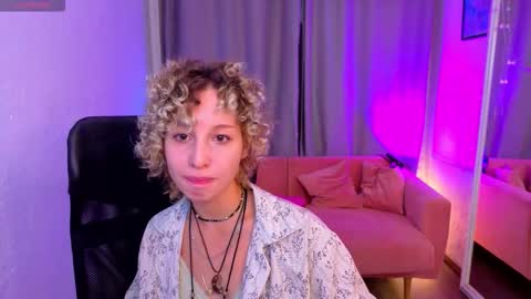 Snapshot of marywahlberg chatting on 10-13-25, 06:02 Mary online show from 10-13-25, 06:02