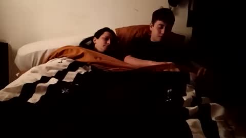 Mary y joni online show from 04-21-26, 02:37