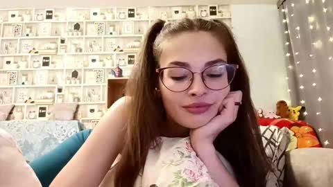 Kelly online show from 03-10-26, 09:03