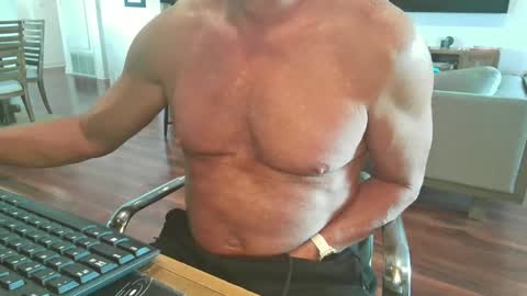 Snapshot of mascmuscle49 chatting on 12-13-24, 06:05 mascmuscle49 online show from 12-13-24, 06:05