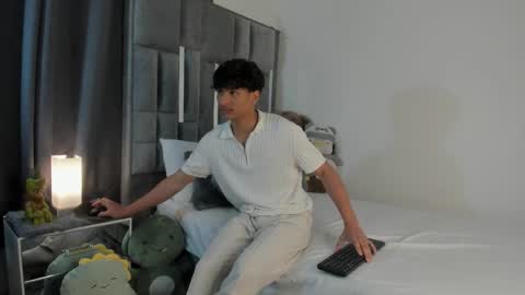 Snapshot of mash_angelo chatting on 10-09-25, 02:31 mash_angelo online show from 10-09-25, 02:31