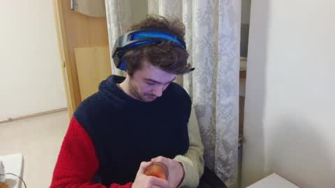 Snapshot of mash_potatoes_are_good chatting on 12-04-24, 02:31 mash_potatoes_are_good online show from 12-04-24, 02:31