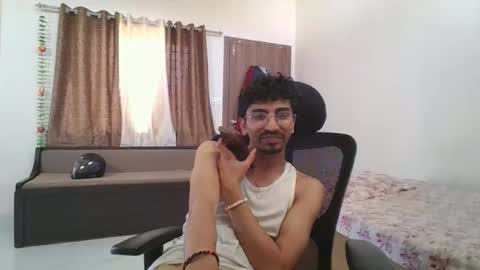 maskboyz2003 online show from 02-19-25, 10:56