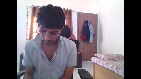 maskboyz2003 online show from 02-25-25, 03:42