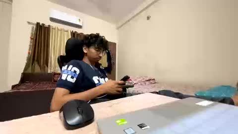 maskboyz2003 online show from 09-22-25, 05:48