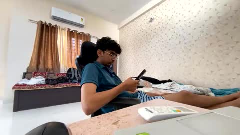 maskboyz2003 online show from 10-18-25, 05:43