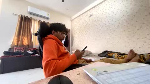 maskboyz2003 online show from 11-13-25, 04:11