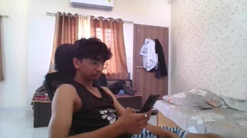 Mask Boy online show from 10-17-25, 04:59