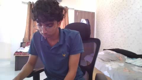 Mask Boy online show from 10-18-25, 05:54