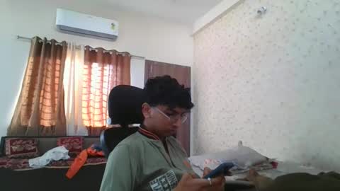 Mask Boy online show from 11-29-25, 03:09