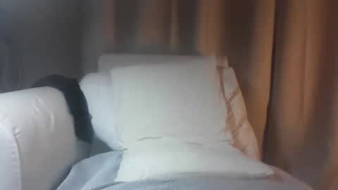 Snapshot of masked2025 chatting on 12-23-25, 06:33 masked2025 online show from 12-23-25, 06:33