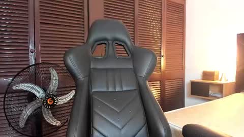 Scarlet  online show from 06-20-26, 07:49