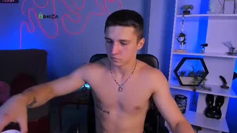 Snapshot of mason_drake_ chatting on 07-10-26, 05:56 Drake online show from 07-10-26, 05:56
