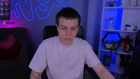 Snapshot of mason_drake_ chatting on 07-15-26, 12:10 Drake online show from 07-15-26, 12:10