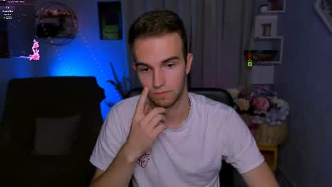 Snapshot of mason_drake_ chatting on 08-09-26, 12:34 Drake online show from 08-09-26, 12:34