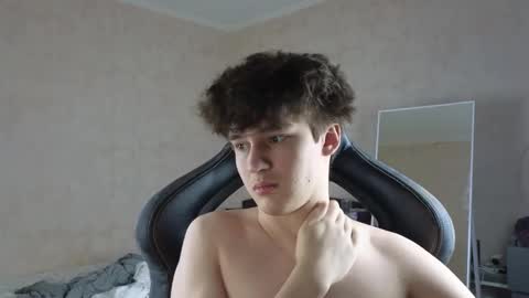 Snapshot of mason_jr chatting on 11-17-25, 04:13 mason_jr online show from 11-17-25, 04:13