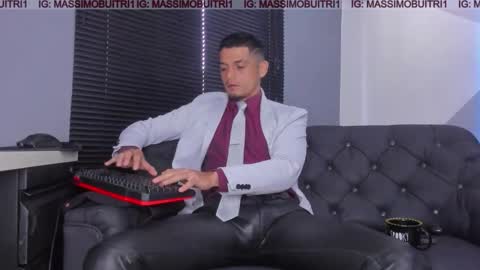 I am Massimo online show from 11-26-25, 01:34