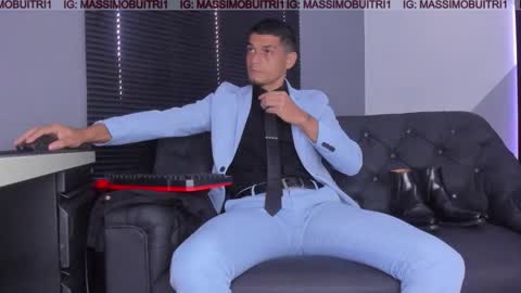 I am Massimo online show from 11-30-25, 01:04