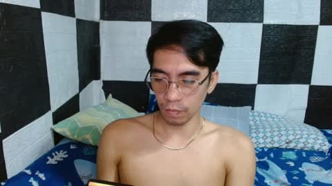 Snapshot of massive_boner02 chatting on 01-12-25, 01:05 massive_boner02 online show from 01-12-25, 01:05