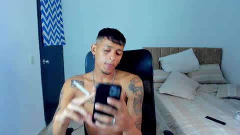 master_boy28 online show from 11-05-25, 06:35