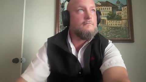 Snapshot of master_draven1 chatting on 12-18-25, 08:59 Daddy Draven online show from 12-18-25, 08:59