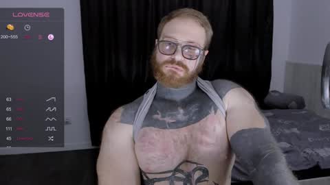 Snapshot of master_oil chatting on 12-18-24, 10:02 Huge Alex online show from 12-18-24, 10:02