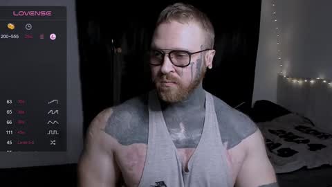 Snapshot of master_oil chatting on 12-31-24, 07:40 Huge Alex online show from 12-31-24, 07:40