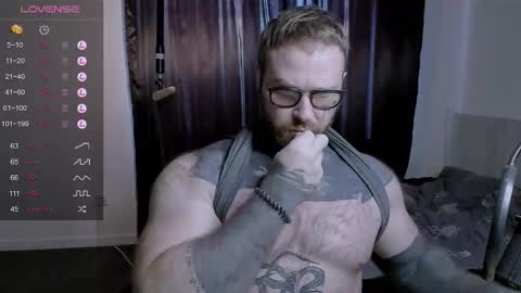 Snapshot of master_oil chatting on 02-13-25, 06:30 Huge Alex online show from 02-13-25, 06:30