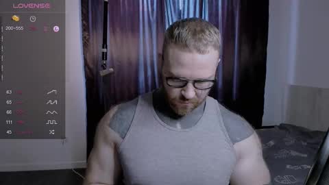 Snapshot of master_oil chatting on 02-17-25, 09:24 Huge Alex online show from 02-17-25, 09:24