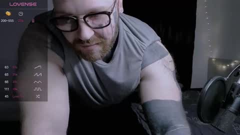 Snapshot of master_oil chatting on 02-19-25, 07:48 Huge Alex online show from 02-19-25, 07:48