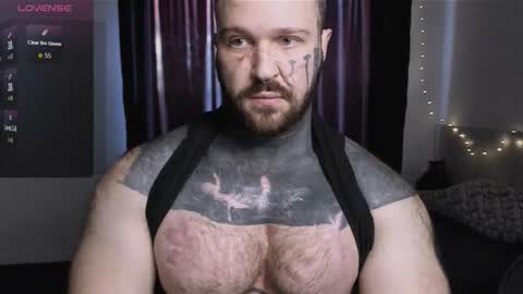 Snapshot of master_oil chatting on 10-21-25, 11:44 Huge Alex online show from 10-21-25, 11:44