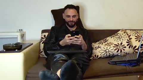 Snapshot of master_roberto333 chatting on 02-06-25, 07:29 SIR online show from 02-06-25, 07:29