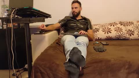 Snapshot of master_roberto333 chatting on 10-30-25, 07:14 SIR online show from 10-30-25, 07:14