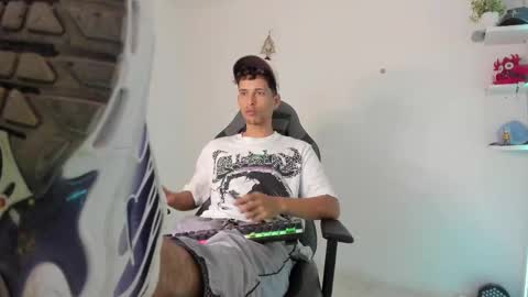 Snapshot of masteralda09 chatting on 03-25-26, 03:40 Alpha junior online show from 03-25-26, 03:40