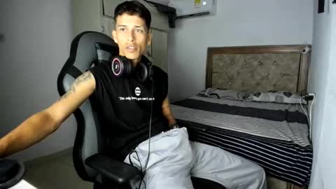 Snapshot of masteralda09 chatting on 05-09-26, 01:49 Alpha junior online show from 05-09-26, 01:49