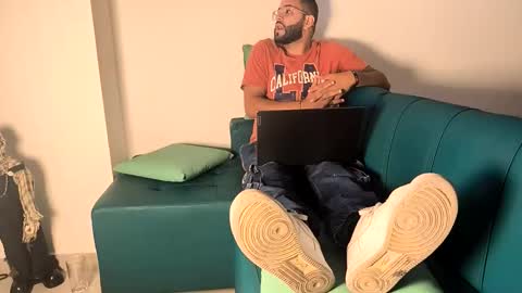 Alex online show from 10-20-25, 07:36