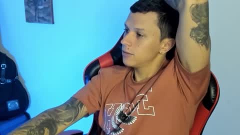 Snapshot of masterdave7 chatting on 02-08-26, 01:03 Dave online show from 02-08-26, 01:03