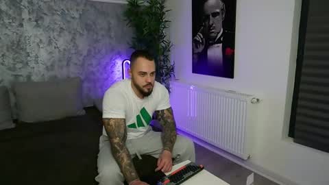 masterkingmuscle online show from 12-18-25, 08:59