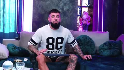 Snapshot of masterkingofmuscle chatting on 12-16-24, 08:41 masterkingofmuscle online show from 12-16-24, 08:41