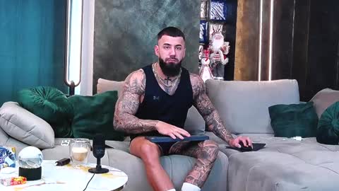 Snapshot of masterkingofmuscle chatting on 01-03-25, 08:21 masterkingofmuscle online show from 01-03-25, 08:21