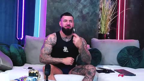 Snapshot of masterkingofmuscle chatting on 01-15-25, 07:05 masterkingofmuscle online show from 01-15-25, 07:05