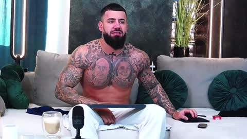 Snapshot of masterkingofmuscle chatting on 01-18-25, 06:56 masterkingofmuscle online show from 01-18-25, 06:56