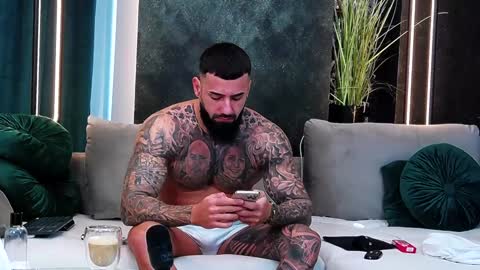 Snapshot of masterkingofmuscle chatting on 01-24-25, 07:08 masterkingofmuscle online show from 01-24-25, 07:08