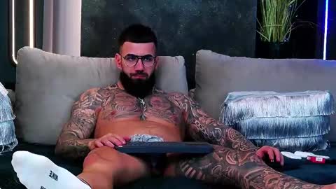 Snapshot of masterkingofmuscle chatting on 03-07-25, 09:27 masterkingofmuscle online show from 03-07-25, 09:27