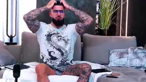 Snapshot of masterkingofmuscle chatting on 03-12-25, 08:19 masterkingofmuscle online show from 03-12-25, 08:19