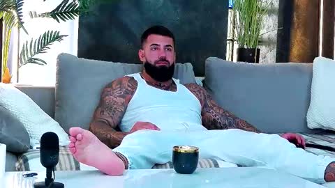 Snapshot of masterkingofmuscle chatting on 09-18-25, 08:38 masterkingofmuscle online show from 09-18-25, 08:38