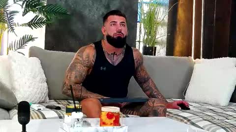 Snapshot of masterkingofmuscle chatting on 09-22-25, 08:49 masterkingofmuscle online show from 09-22-25, 08:49