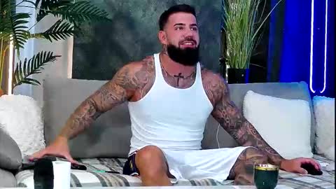 Snapshot of masterkingofmuscle chatting on 10-02-25, 06:42 masterkingofmuscle online show from 10-02-25, 06:42